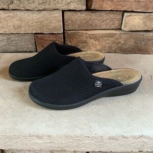 Fly Flot sz 39 black cloth slip on mules